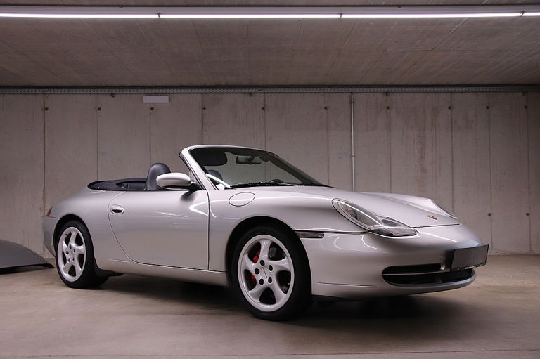 Porsche 996 Carrera 4