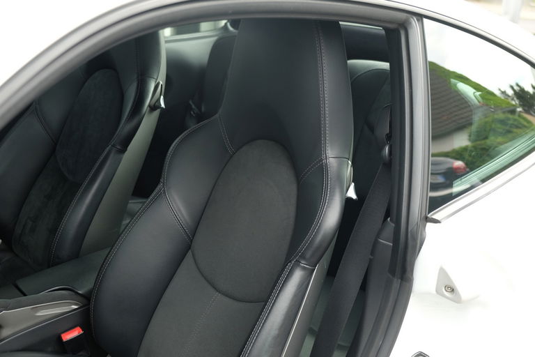 Porsche 997.2 Carrera GTS