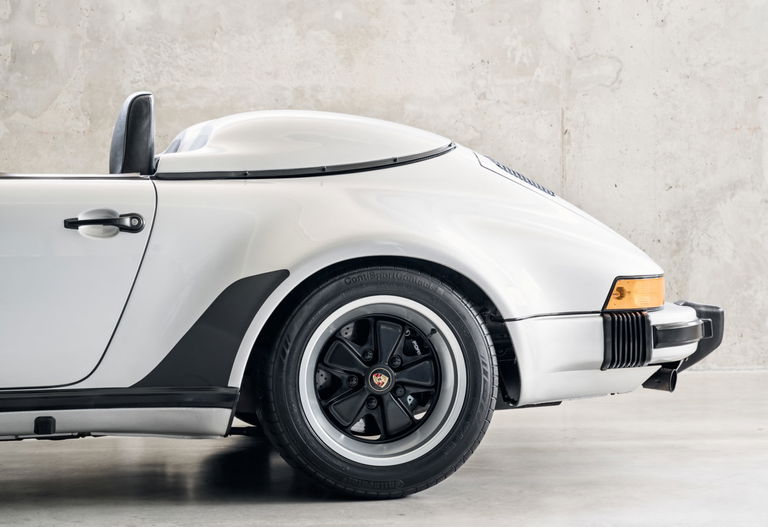 Porsche 911 Carrera 3.2 Speedster