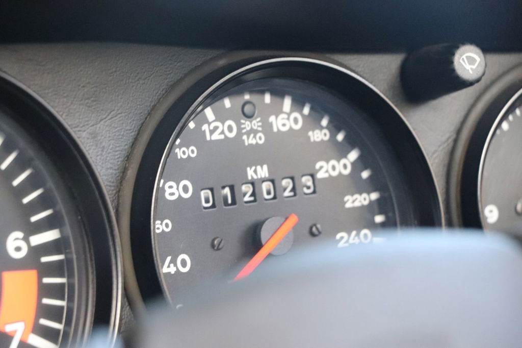 Porsche 911 Carrera 3.2 Speedster