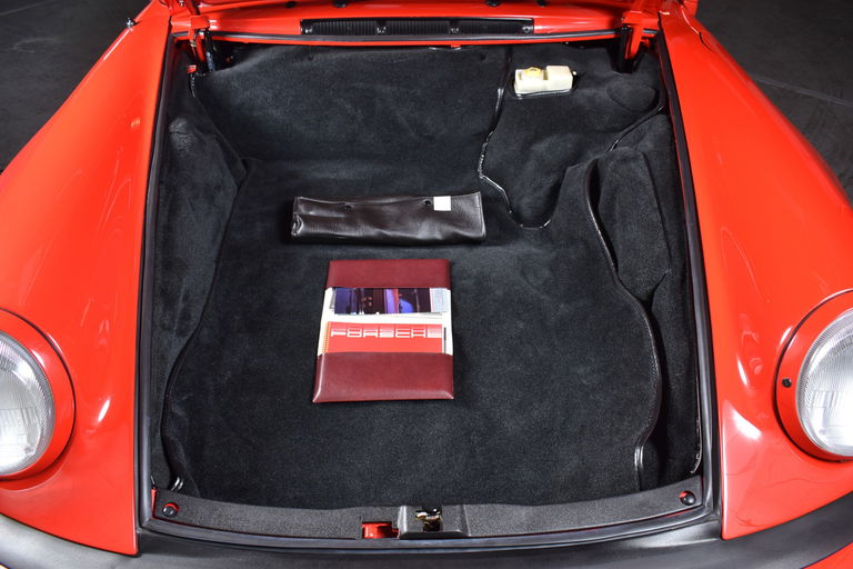 Porsche 911 Carrera 3.2 Speedster (US)