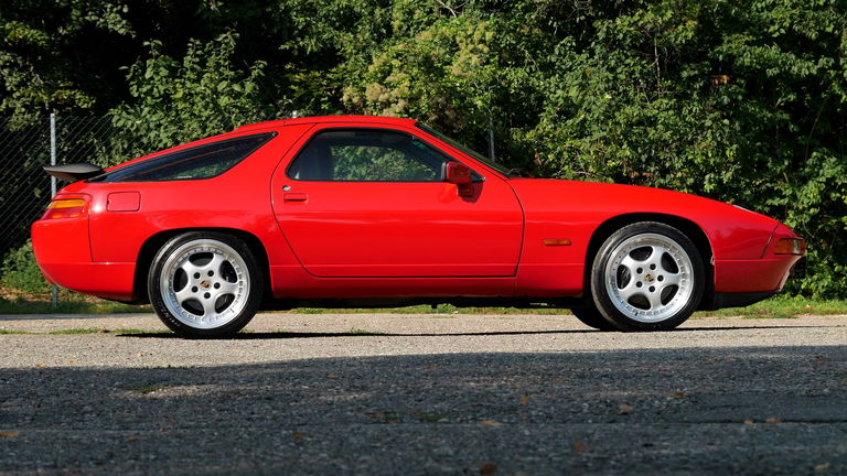 Porsche 928 GT