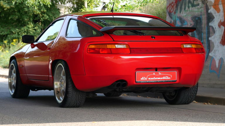 Porsche 928 GT