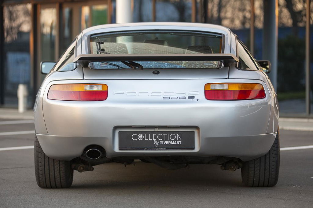 Porsche 928 S4