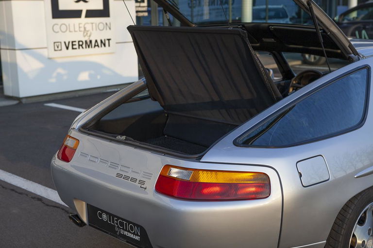 Porsche 928 S4
