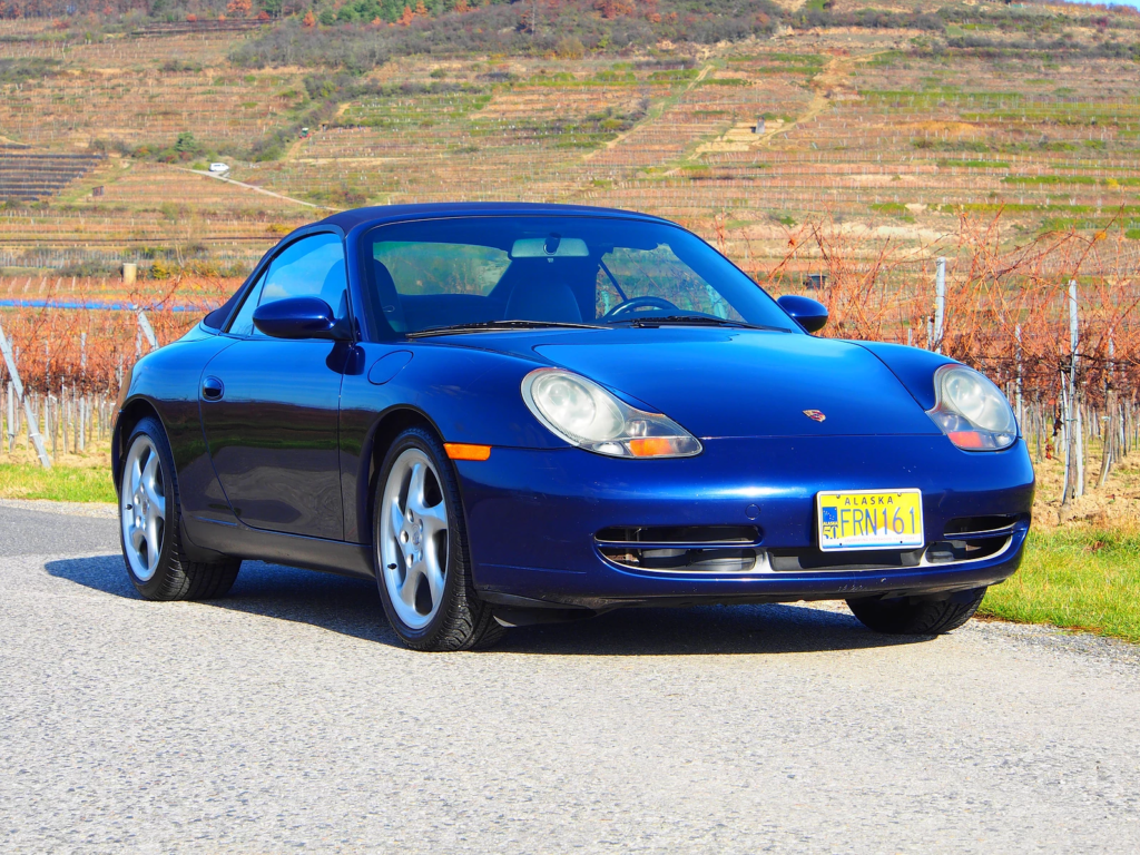 Fifty (or more) shades of blue... Porsche Colors 101
