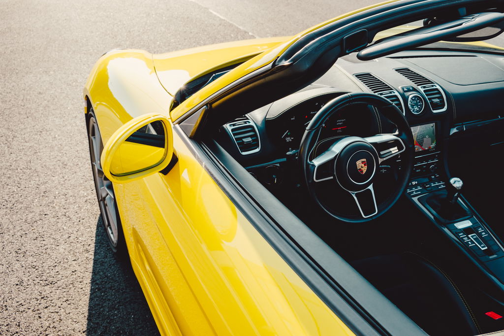 Porsche 981 Boxster Spyder yellow gelb