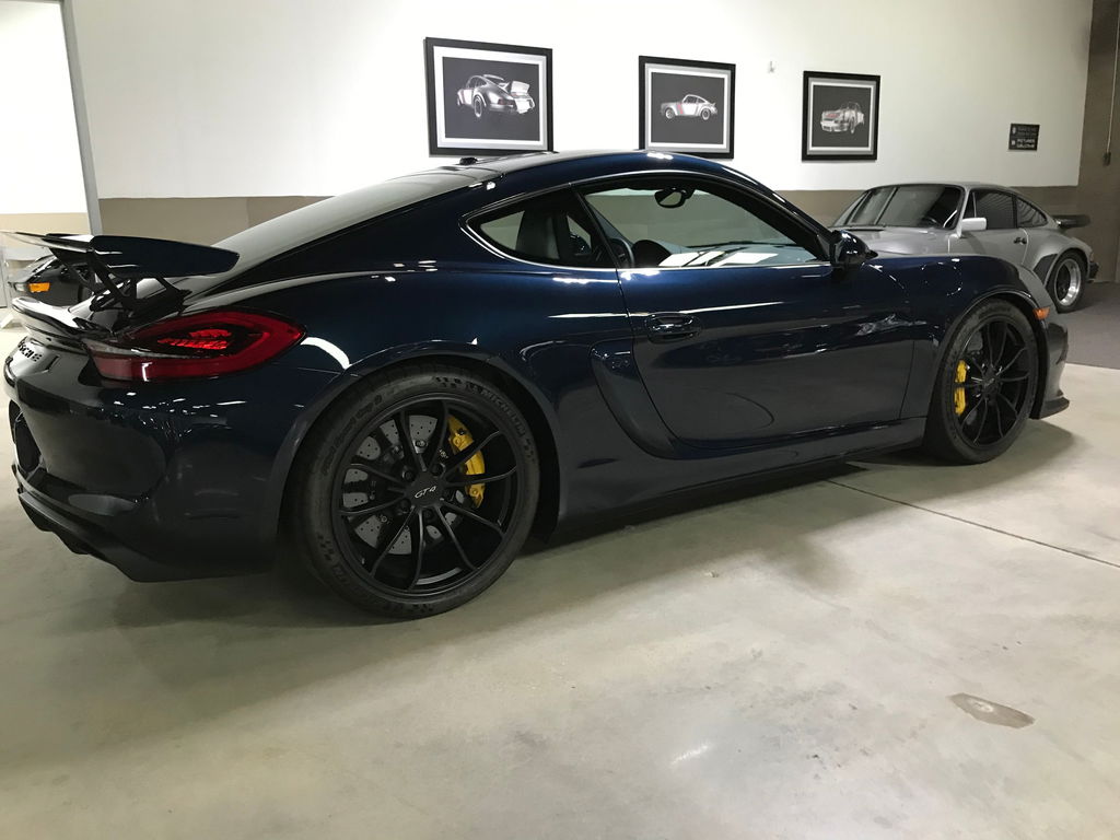 Porsche 981 Cayman GT4