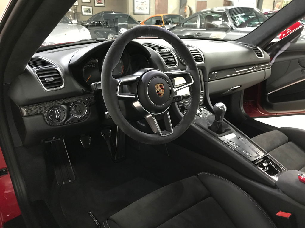 Porsche 981 Cayman GT4