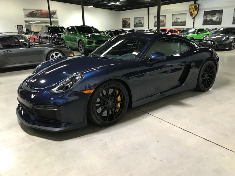 Porsche 981 Cayman GT4