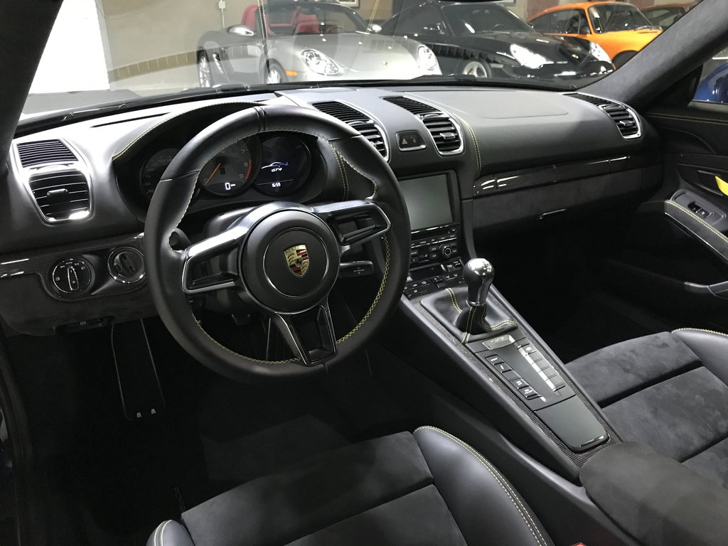 Porsche 981 Cayman GT4