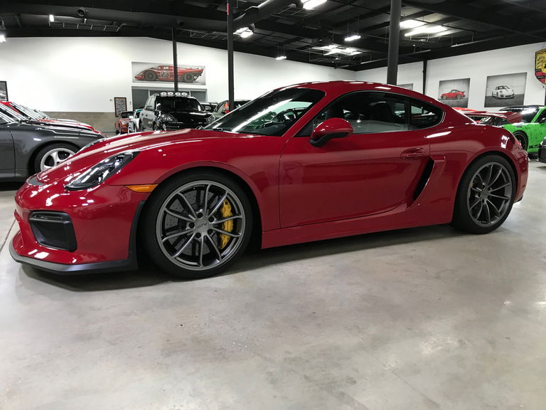 Porsche 981 Cayman GT4