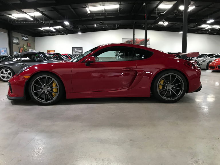 Porsche 981 Cayman GT4