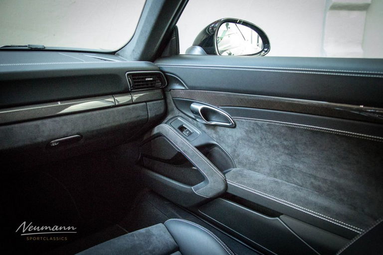 Porsche 991 Carrera GTS