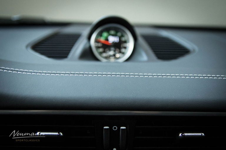 Porsche 991 Carrera GTS