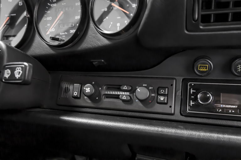 Porsche 964 Carrera 4