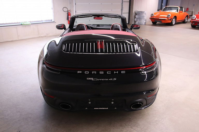 Porsche 992 Carrera 4S