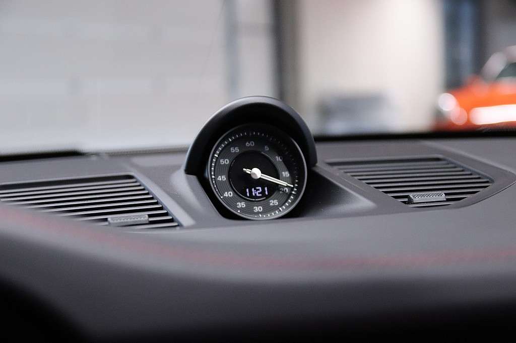 Porsche 992 Carrera 4S 2019 - elferspot.com - Marktplatz für Porsche