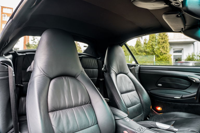 Porsche 996 Carrera 4