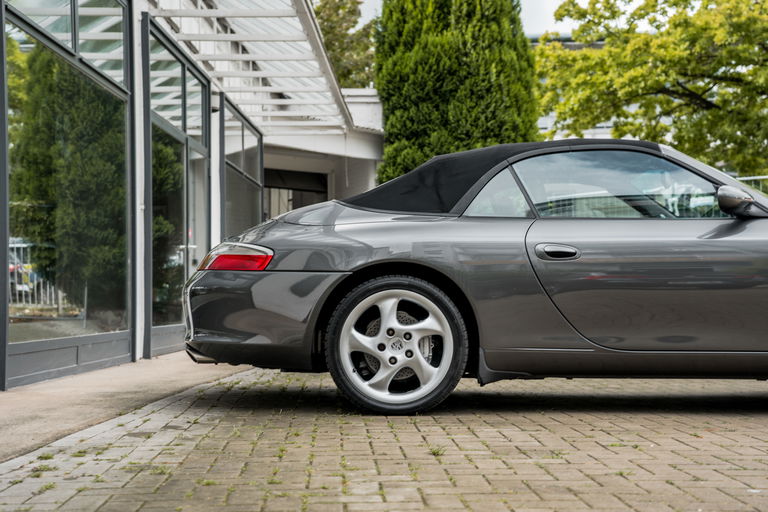 Porsche 996 Carrera 4