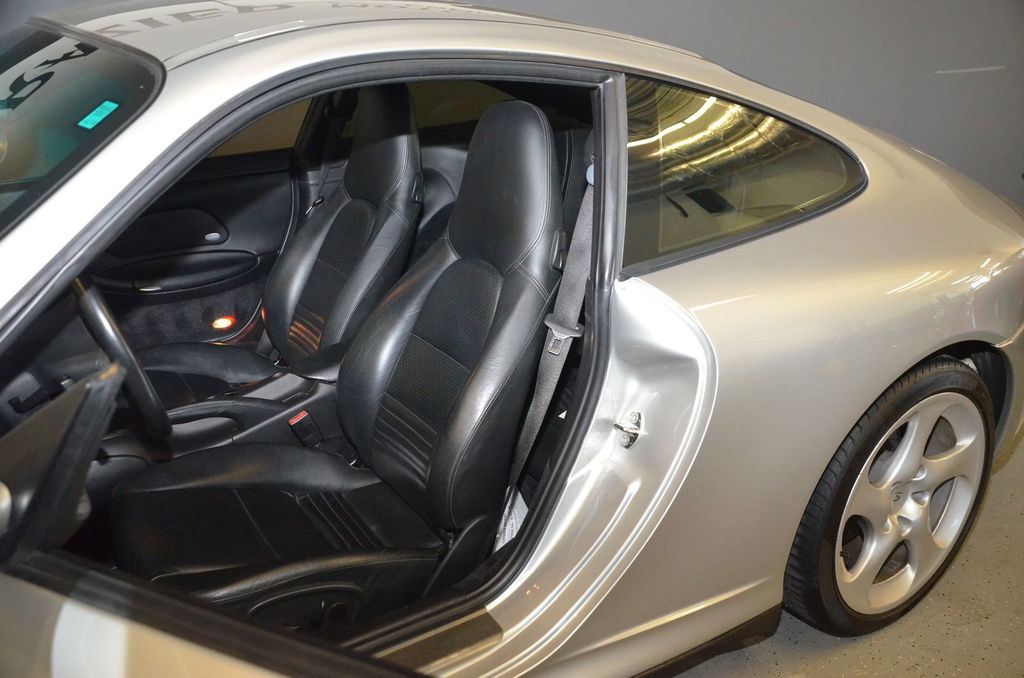 Porsche 996 Carrera 4S