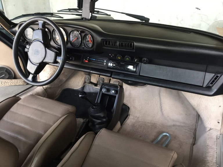 Porsche 911 Carrera 3.2