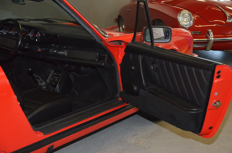 Porsche 911 Carrera 3.2 (US)