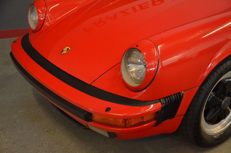 Porsche 911 Carrera 3.2 (US)