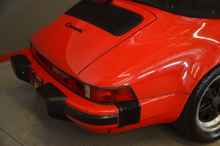 Porsche 911 Carrera 3.2 (US)