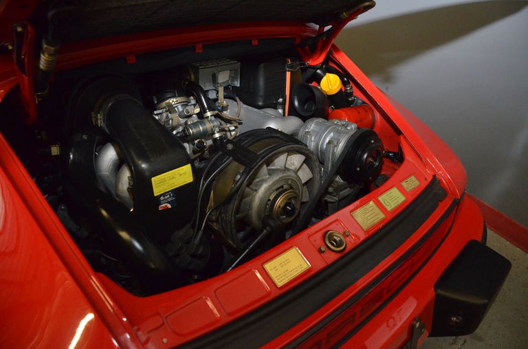 Porsche 911 Carrera 3.2 (US)