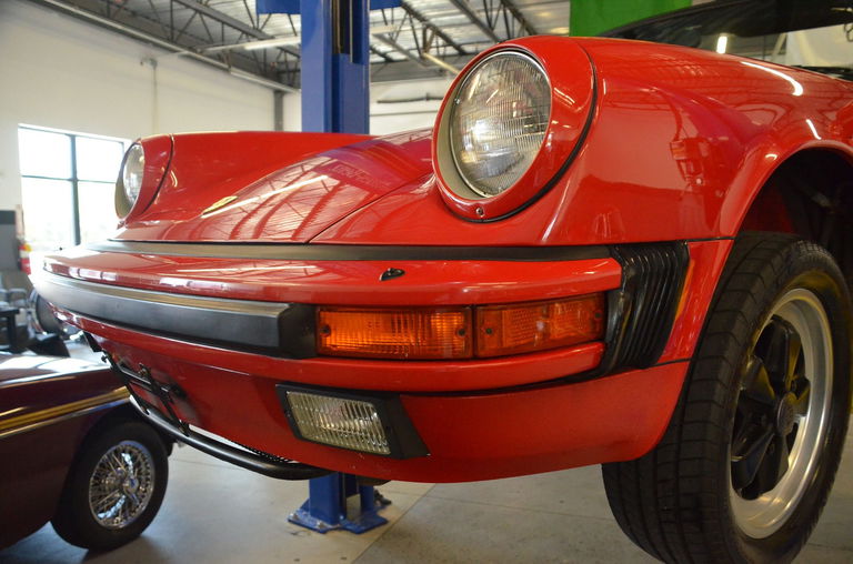 Porsche 911 Carrera 3.2 (US)
