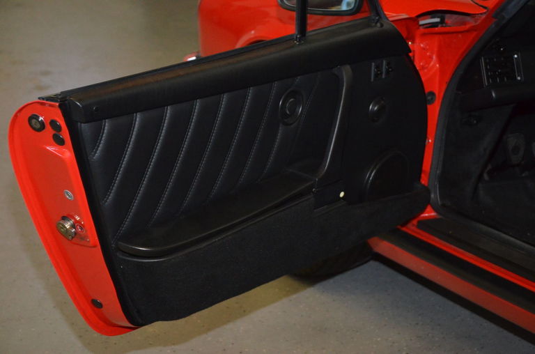 Porsche 911 Carrera 3.2 (US)