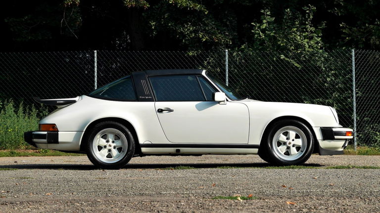 Porsche 911 Carrera 3.2 