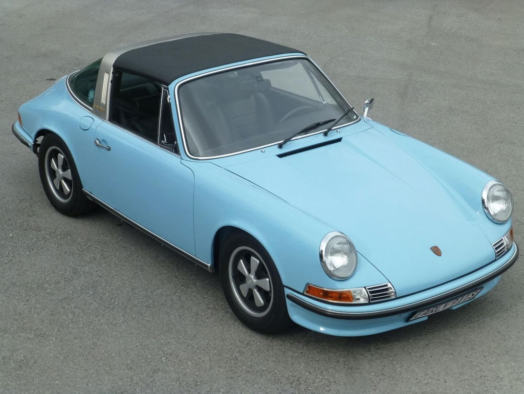 Used Porsche 911 S 2.4 in Gulfblau for sale