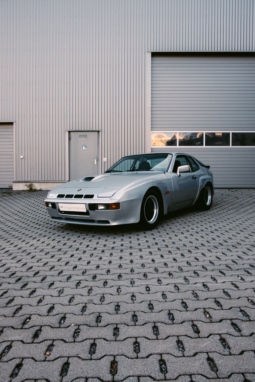 Porsche 924 Carrera GT in Silver Metallic