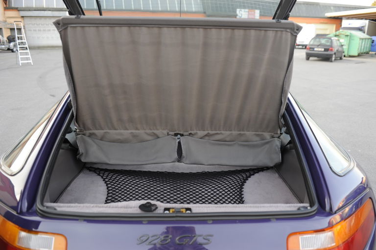 Porsche 928 GTS