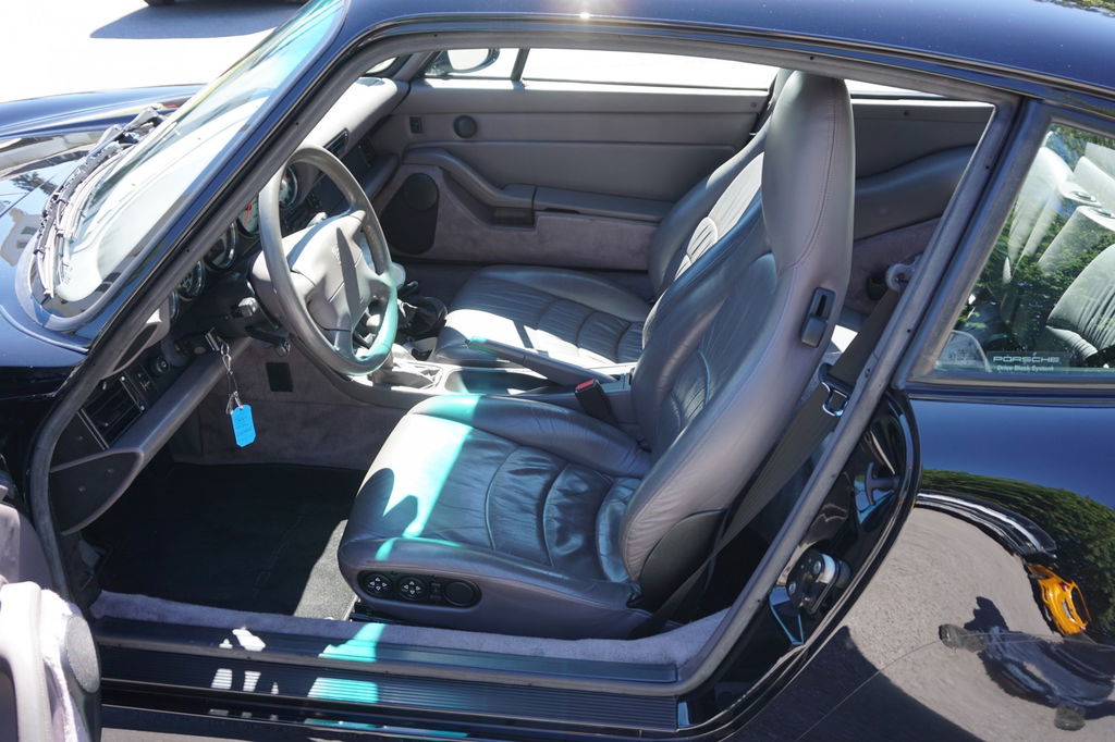 Porsche 993 Carrera 4S