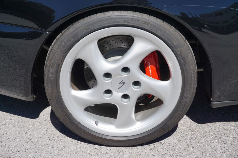 Porsche 993 Carrera 4S