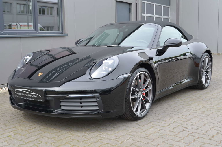 Porsche 992 Carrera 4S