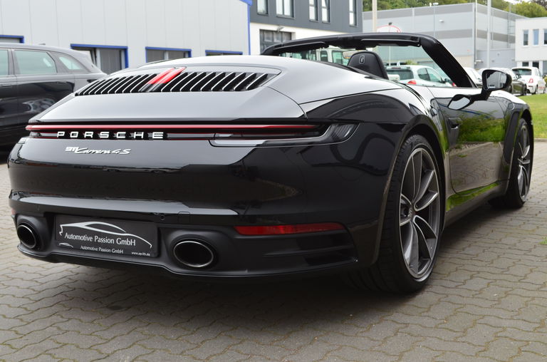 Porsche 992 Carrera 4S