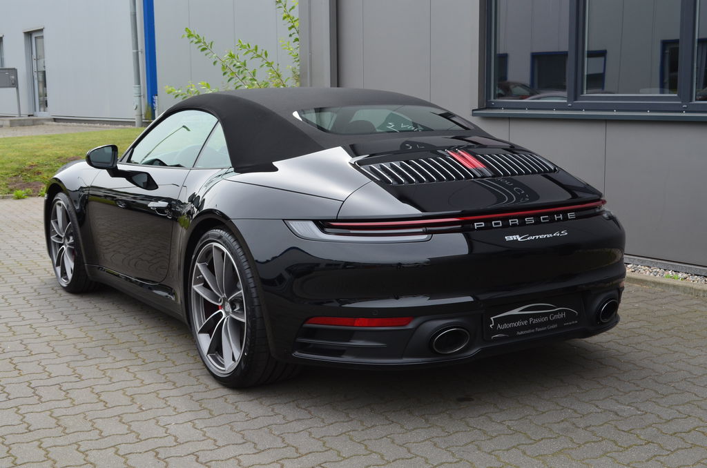 Porsche 992 Carrera 4S