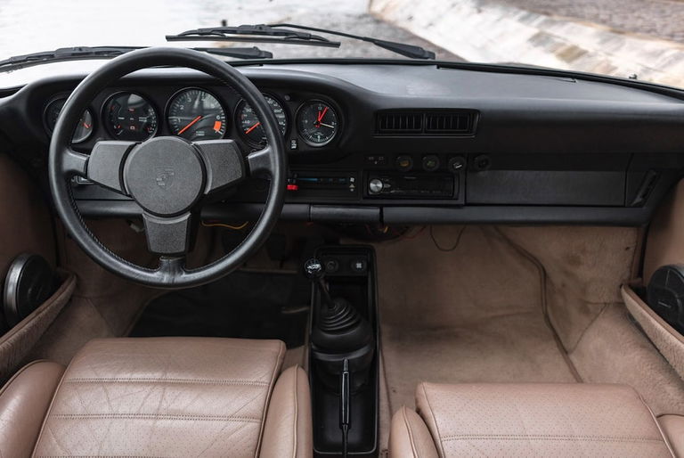 Porsche 911 Carrera 3.2