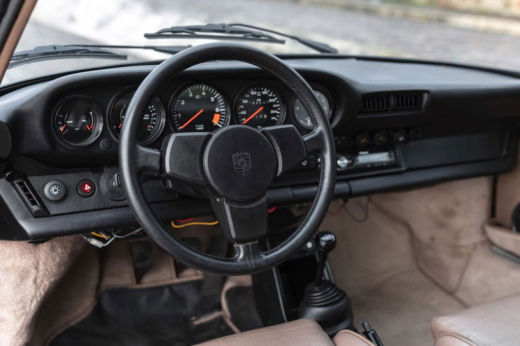 Porsche 911 Carrera 3.2