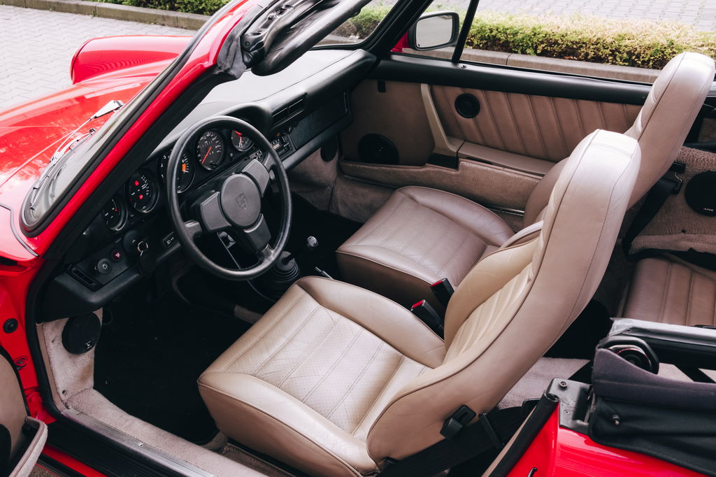 Porsche 911 Carrera 3.2