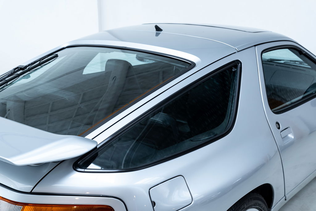 Porsche 928 GTS
