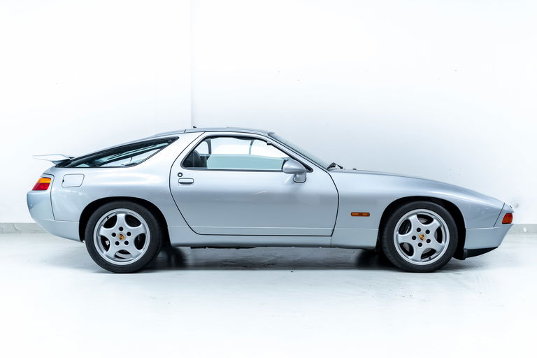 Porsche 928 GTS