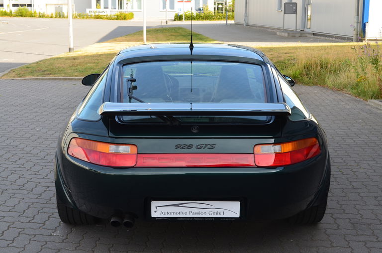 Porsche 928 GTS