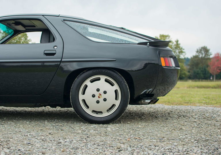 Porsche 928 S