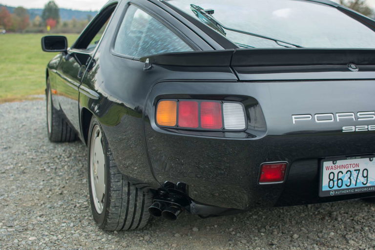 Porsche 928 S