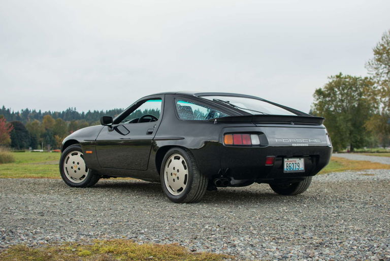 Porsche 928 S